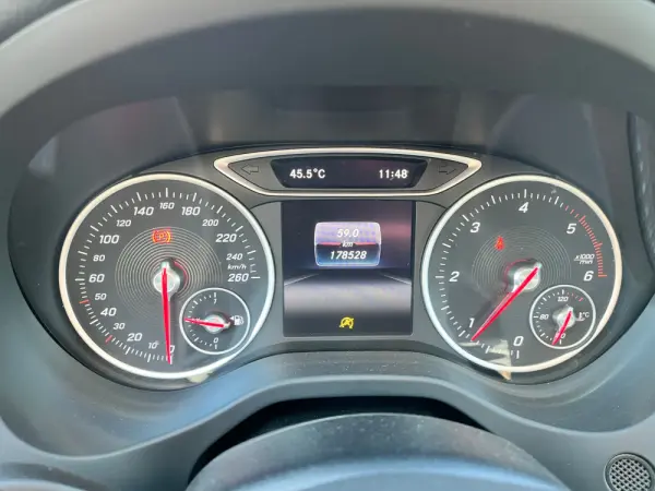 Mercedes-Benz A 180 d Fleet Pack Urban 13