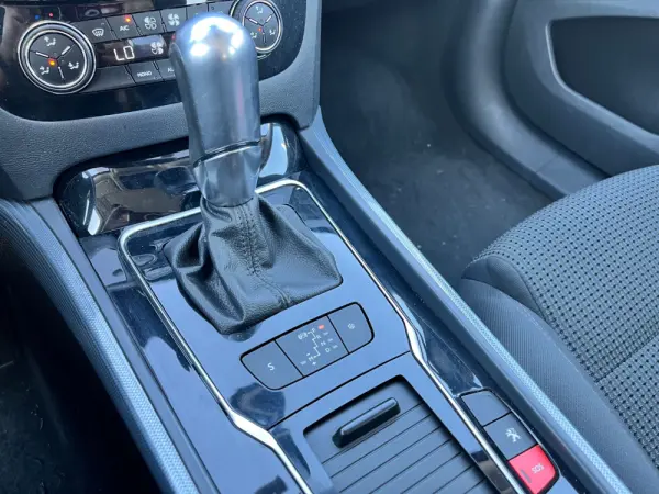 Peugeot 508 SW 1.6 BlueHDi Ac.P.B.J17 EAT6 18