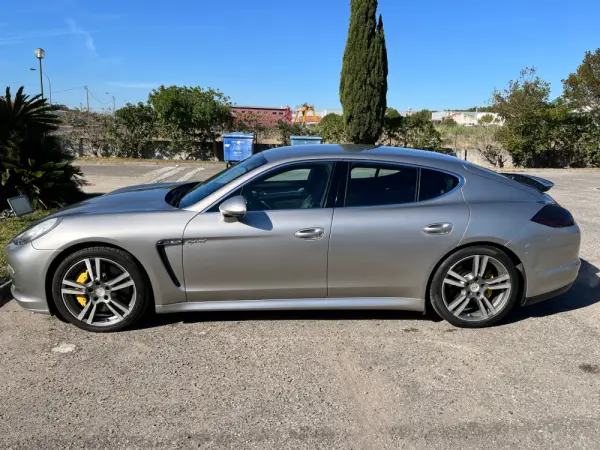 Porsche Panamera S Hybrid 10