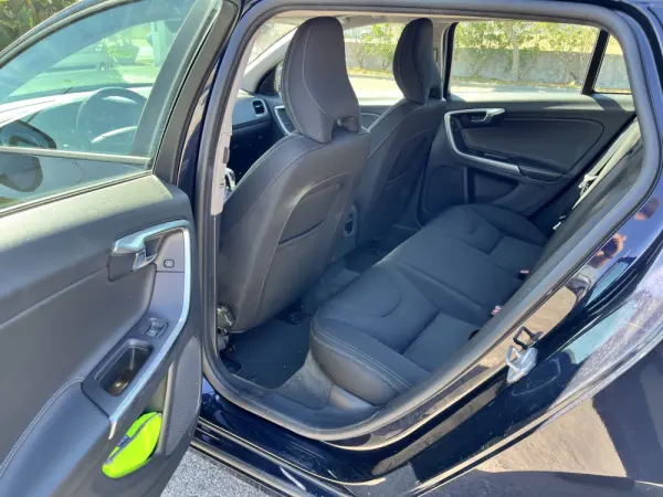Volvo V60 2.0 D2 Momentum 18