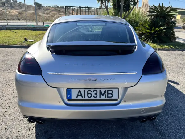 Porsche Panamera S Hybrid 5