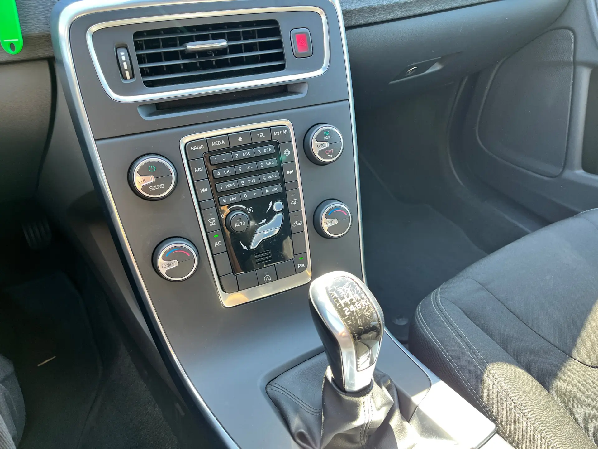 Volvo V60 2.0 D2 Momentum 15