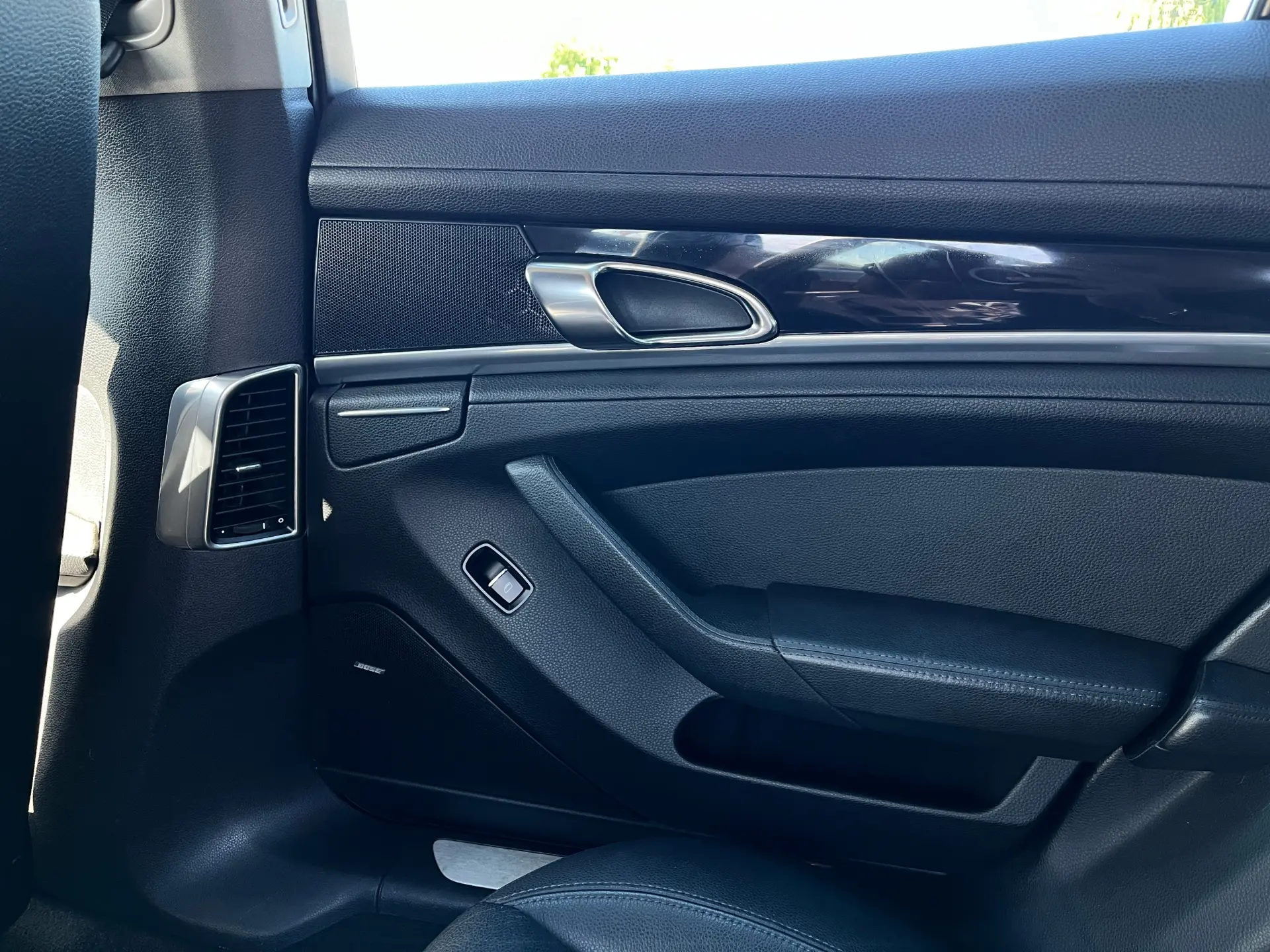 Porsche Panamera S Hybrid 22