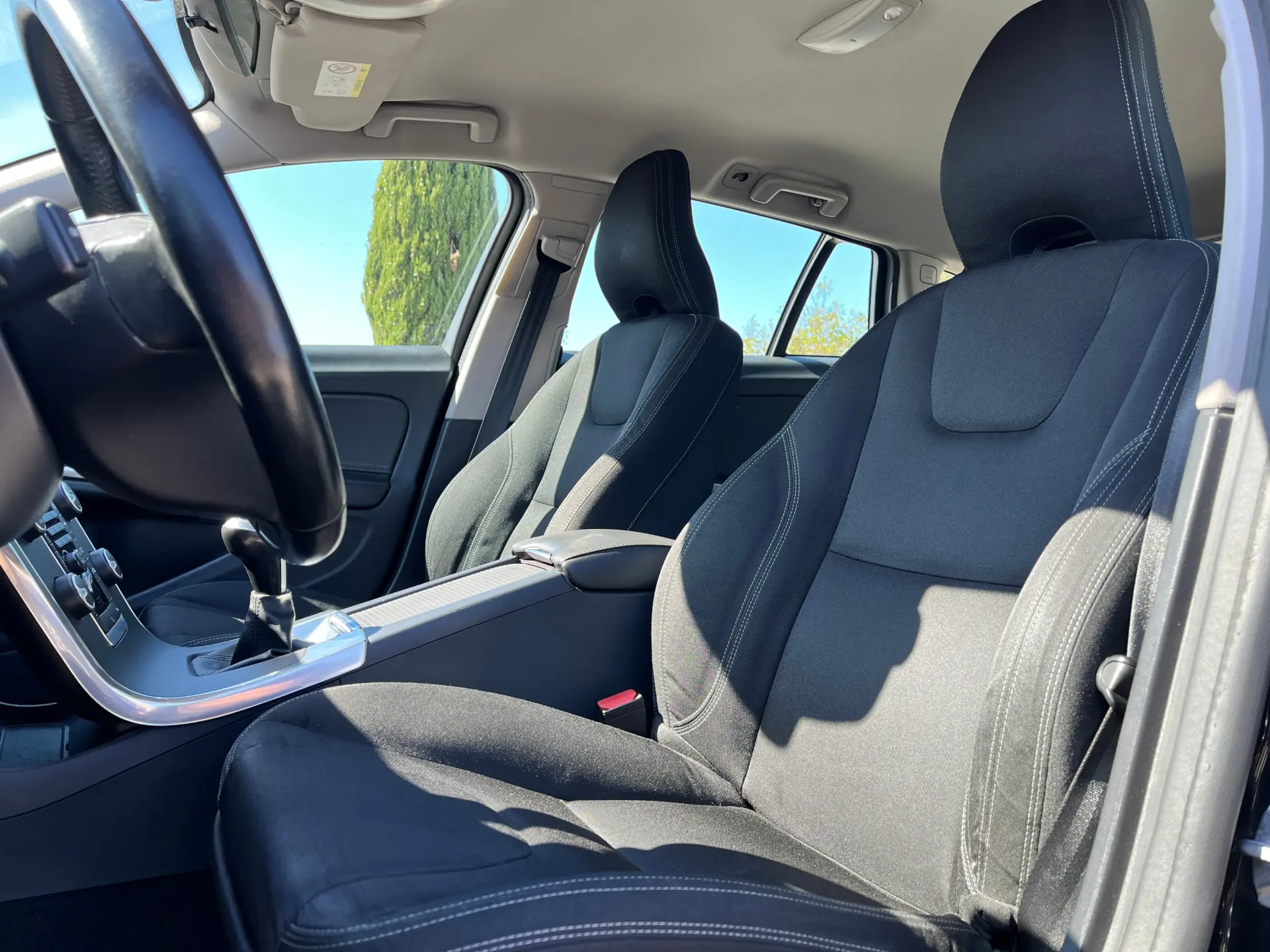 Volvo V60 2.0 D2 Momentum 17