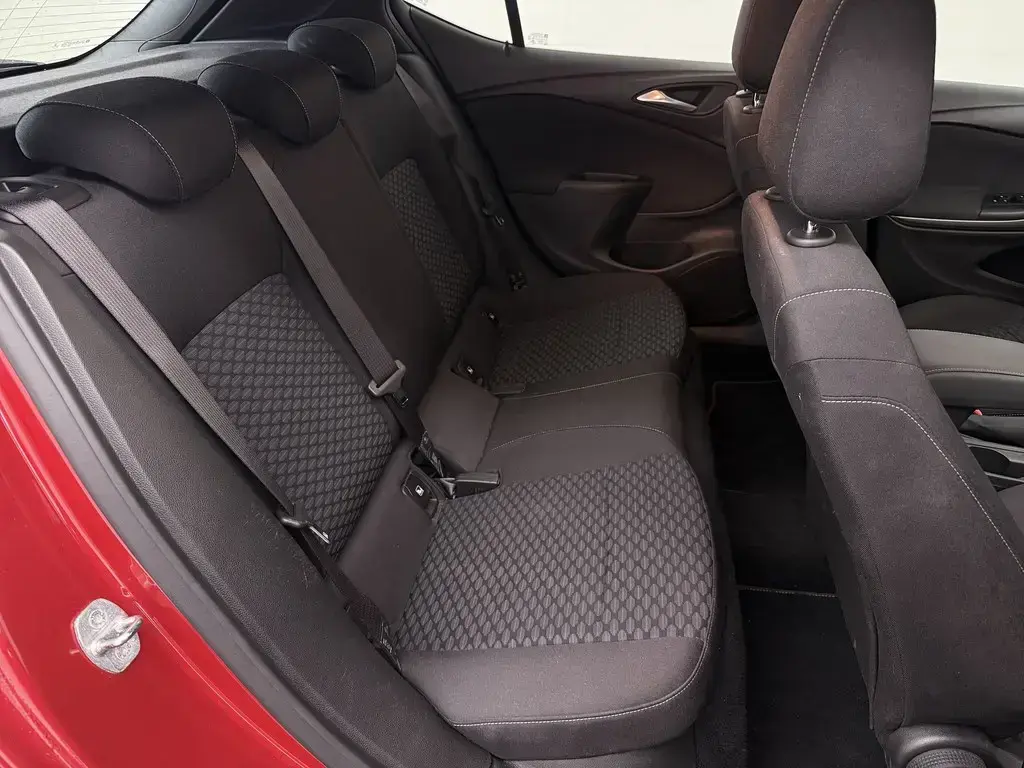 Opel Astra 1.2 Turbo Edition 19