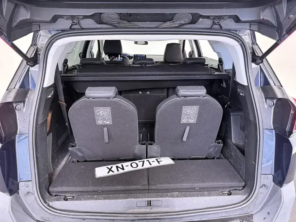 Peugeot 5008 1.2 PureTech Allure 23