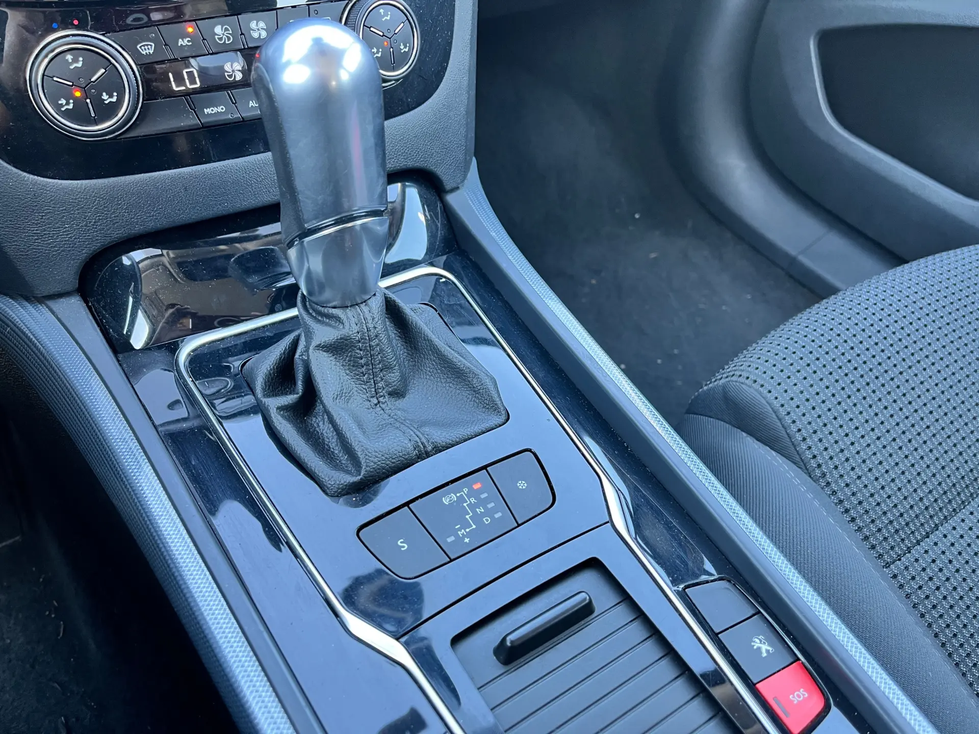 Peugeot 508 SW 1.6 BlueHDi Ac.P.B.J17 EAT6 18
