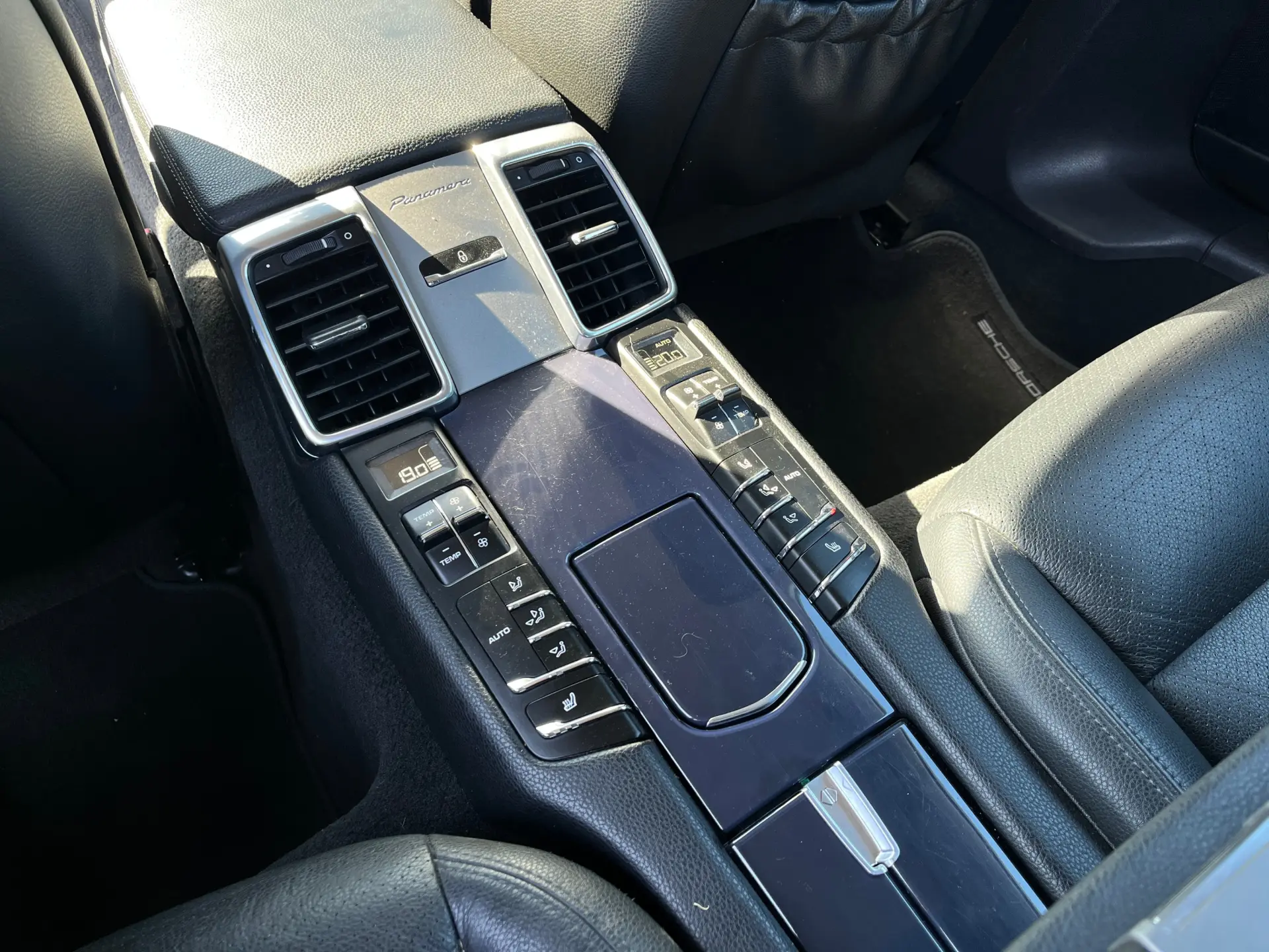 Porsche Panamera S Hybrid 21
