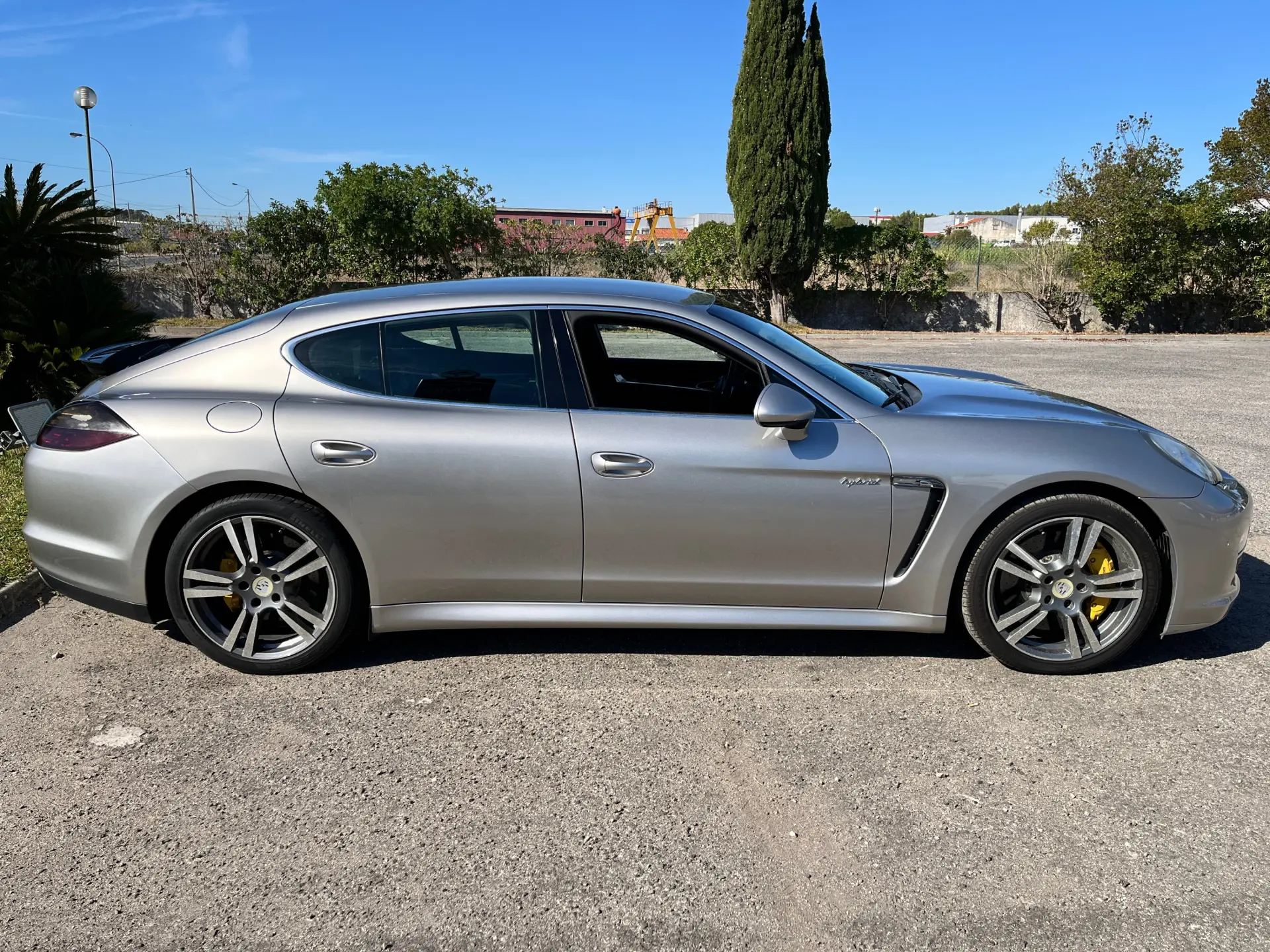 Porsche Panamera S Hybrid 12
