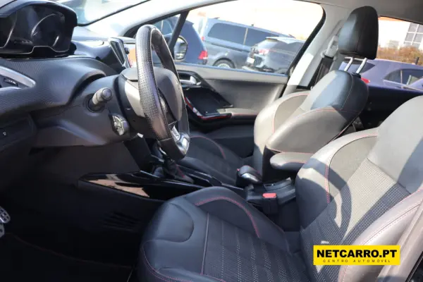 Peugeot 2008 PureTech 130 GT Pack 6