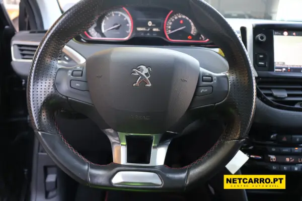 Peugeot 2008 PureTech 130 GT Pack 9