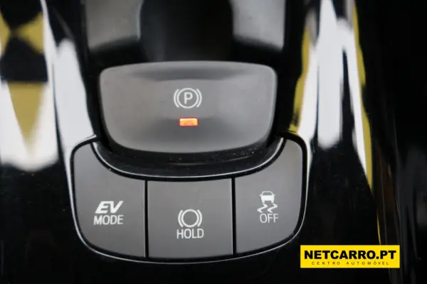 Toyota C-HR 1.8 Hybrid Exclusive 17