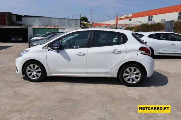 Peugeot 208 PureTech 68 Like 4