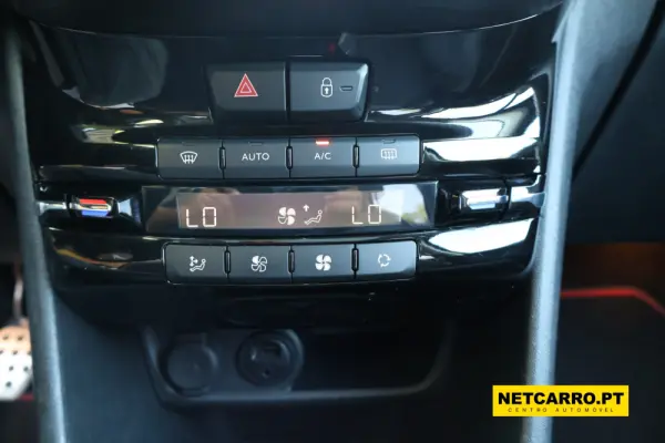 Peugeot 2008 PureTech 130 GT Pack 23
