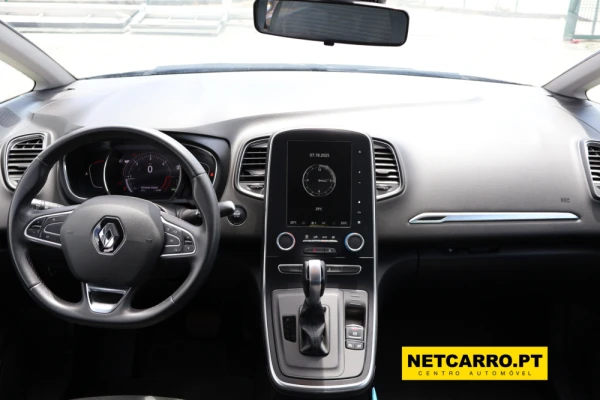 Renault Grand Scénic Outro 6