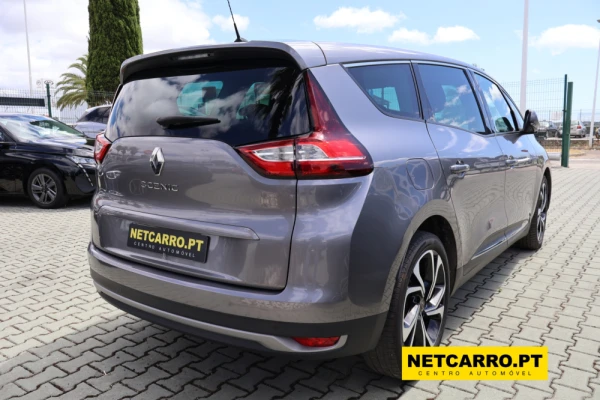 Renault Grand Scénic Outro 4