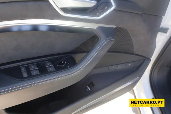 Audi e-tron Sportback S quattro 8