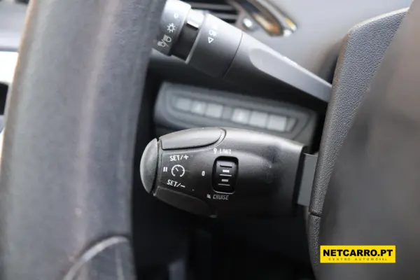 Peugeot 208 PureTech 68 Like 8