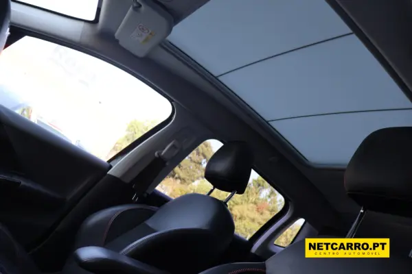 Peugeot 2008 PureTech 130 GT Pack 18