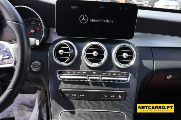 Mercedes-Benz C 300 plug-in 8