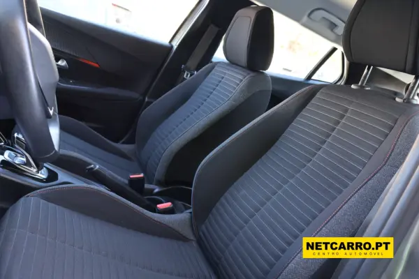 Peugeot 2008 1.2 PureTech Active Pack EAT8 5