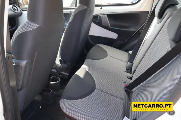 Toyota Aygo 1.0 Plus Sport Pack+VSC 6