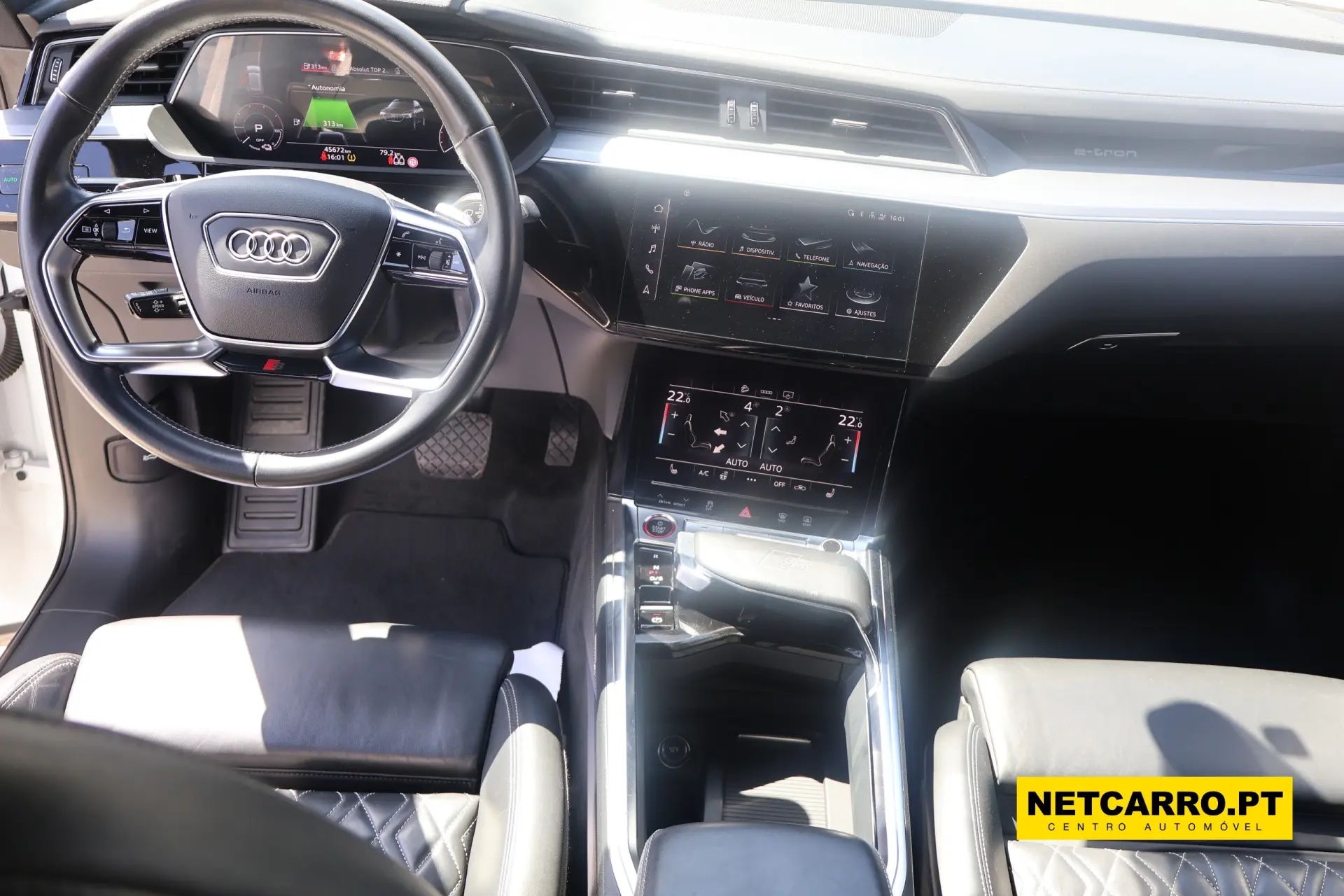 Audi e-tron Sportback S quattro 12
