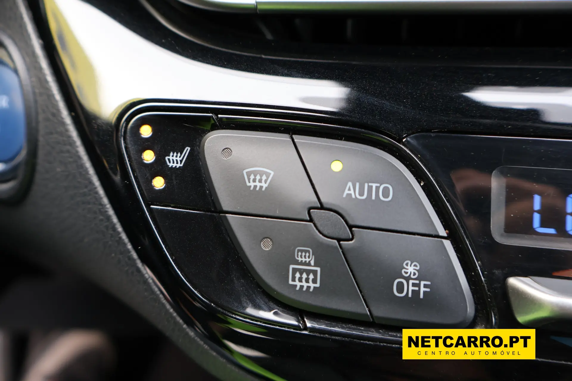 Toyota C-HR 1.8 Hybrid Exclusive 16
