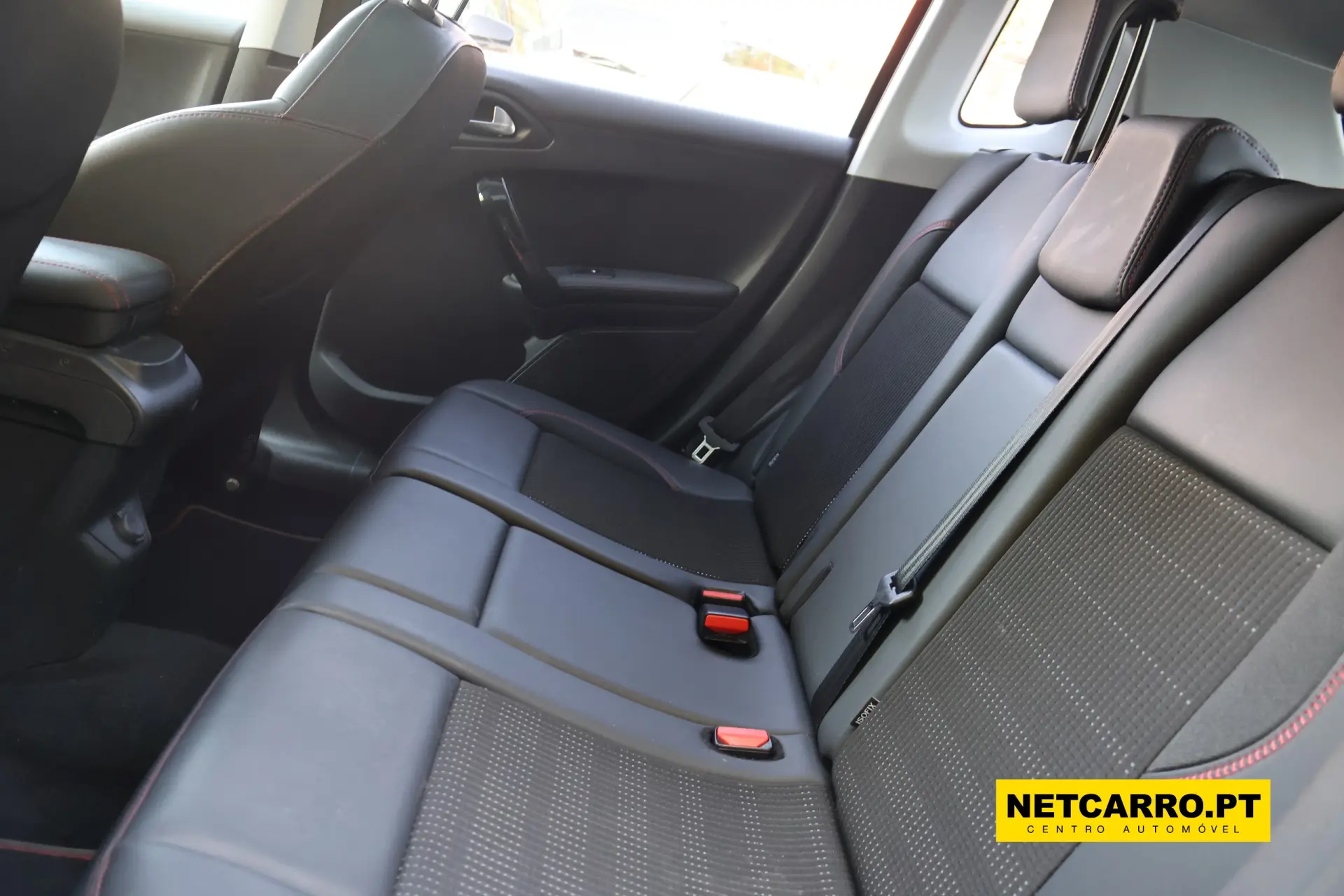 Peugeot 2008 PureTech 130 GT Pack 19