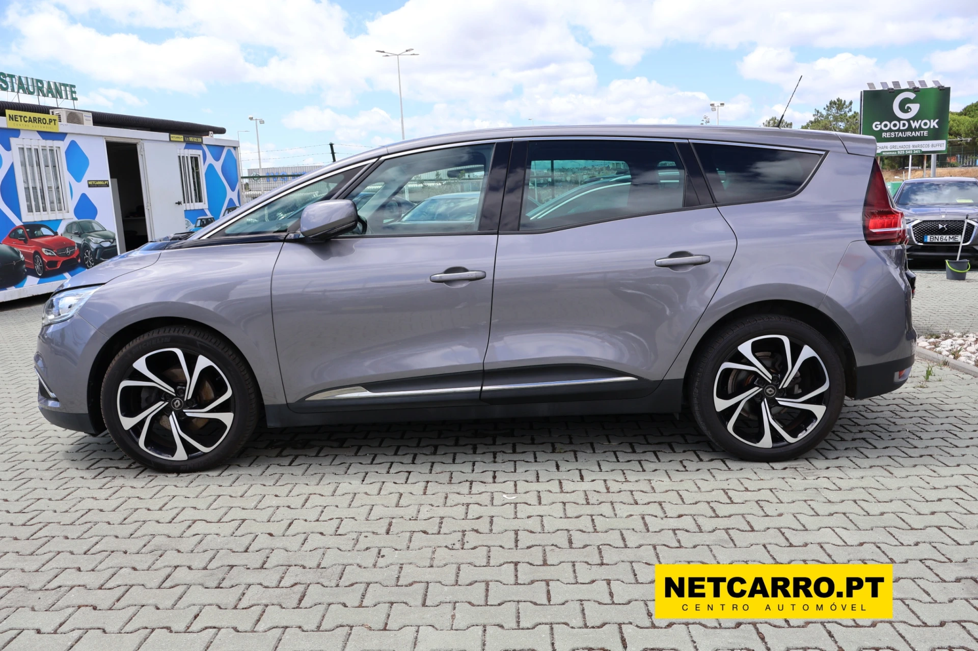 Renault Grand Scénic Outro 3