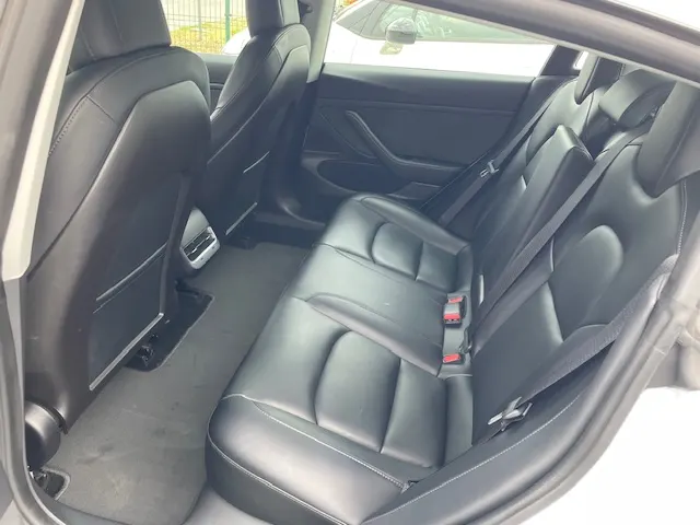 Tesla Model 3 Standard RWD Plus 8