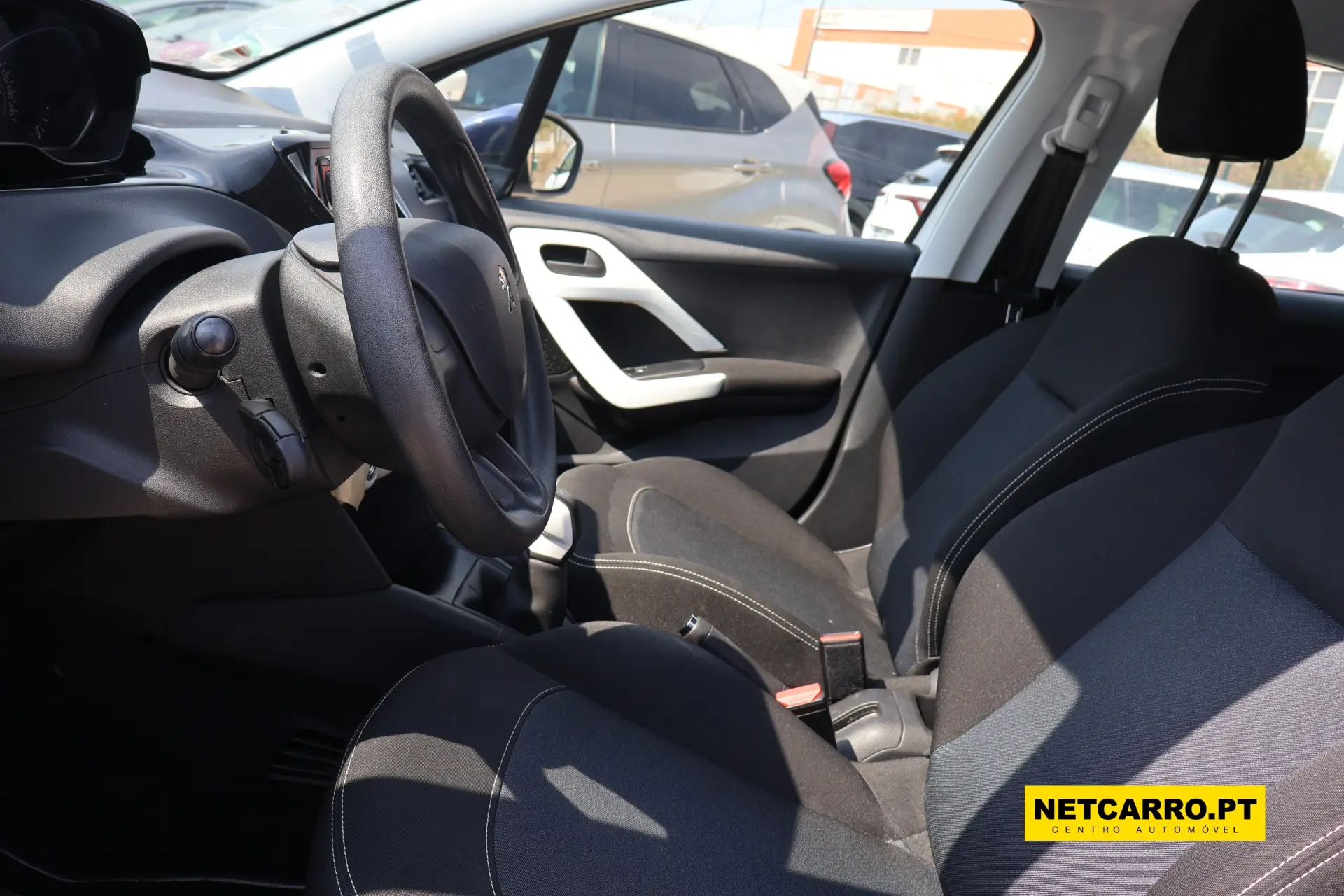 Peugeot 208 PureTech 68 Like 5
