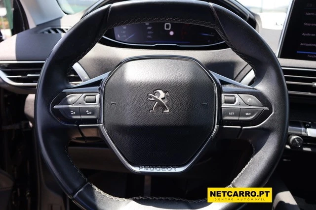 Peugeot 3008 1.5 BlueHDi Allure 6