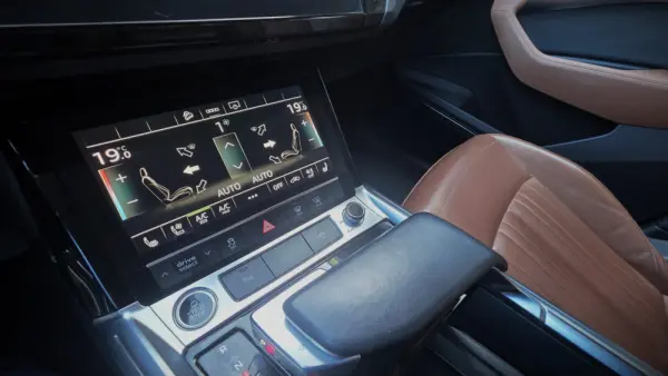 Audi e-tron 55 quattro S line 28