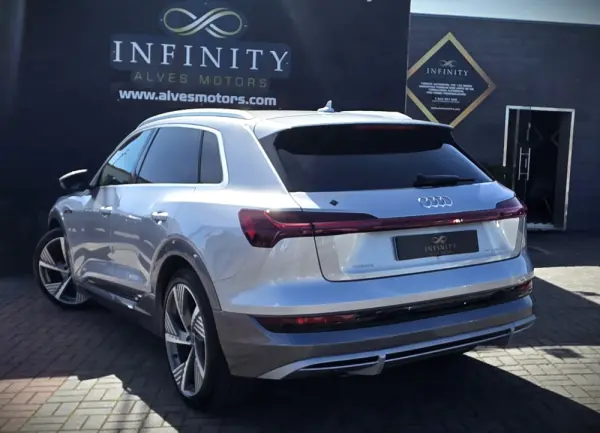 Audi e-tron 55 quattro S line 10