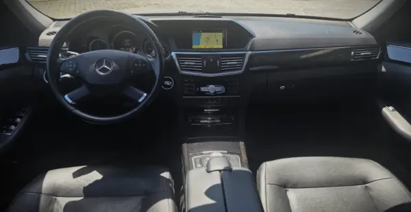 Mercedes-Benz E 220 BlueTEC 7G-TRONIC Avantgarde 11