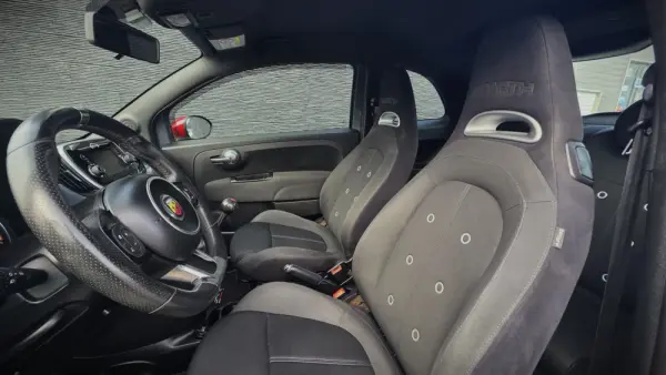 Abarth 595C 1.4 T-Jet 18