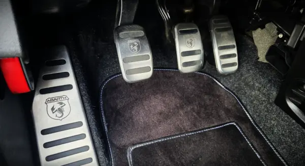 Abarth 595C 1.4 T-Jet 26