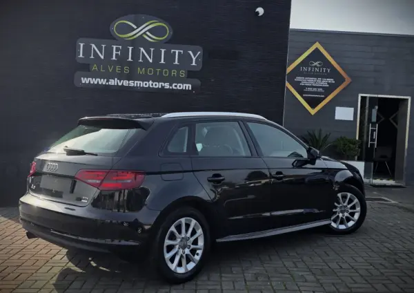 Audi A3 Sportback 1.6 TDi Business Line Attraction 8