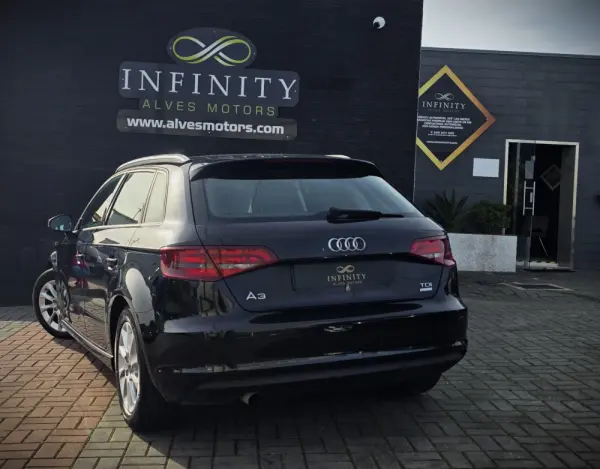 Audi A3 Sportback 1.6 TDi Business Line Attraction 10