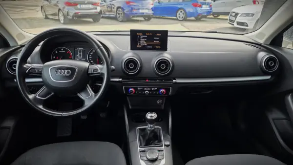 Audi A3 Sportback 1.6 TDi Business Line Attraction 13