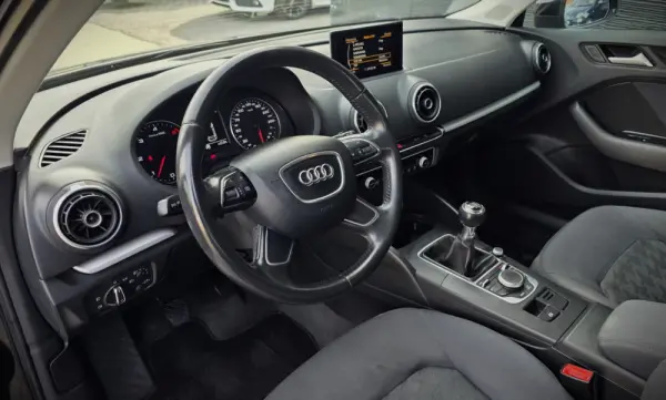 Audi A3 Sportback 1.6 TDi Business Line Attraction 15