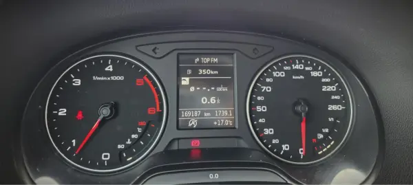 Audi A3 Sportback 1.6 TDi Business Line Attraction 19