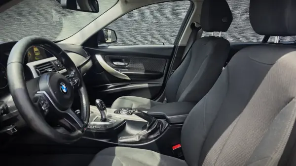 BMW 320 d Touring Line Luxury Auto 18