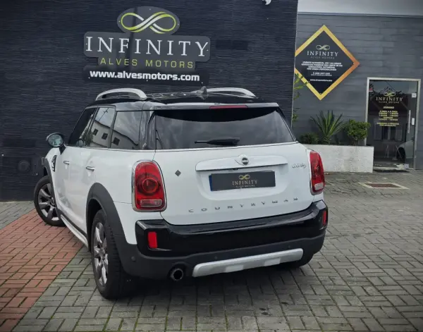 MINI Countryman Cooper D 9