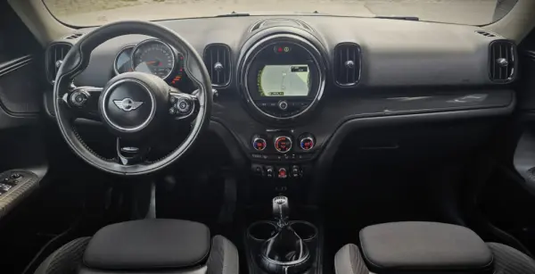 MINI Countryman Cooper D 11