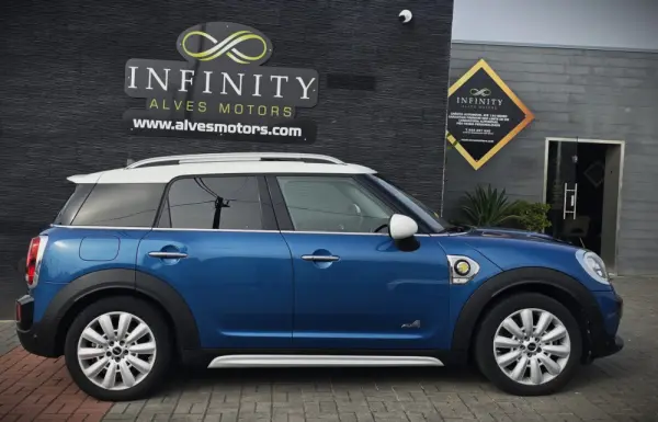 MINI Countryman Cooper SE ALL4 Auto 5