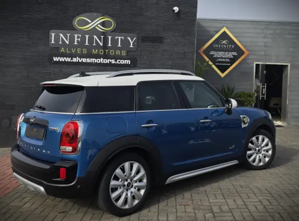 MINI Countryman Cooper SE ALL4 Auto 7