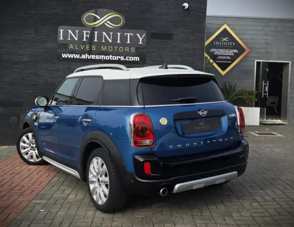 MINI Countryman Cooper SE ALL4 Auto 8