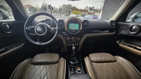 MINI Countryman Cooper SE ALL4 Auto 11